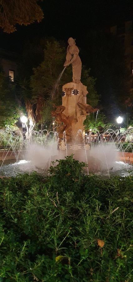 Apartamentos Plaza อาลิกันเต ภายนอก รูปภาพ