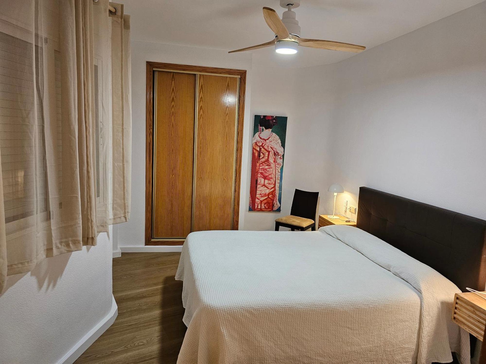 Apartamentos Plaza อาลิกันเต ภายนอก รูปภาพ
