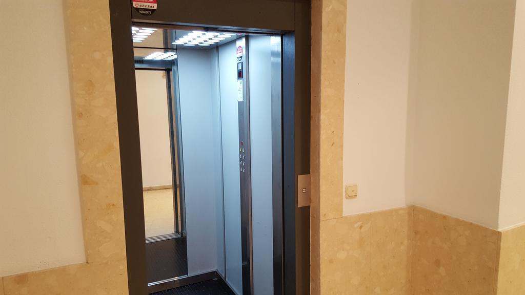 Apartamentos Plaza อาลิกันเต ภายนอก รูปภาพ